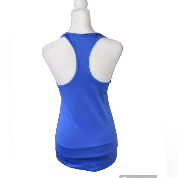 4 pcs Of Women's Work Out Tops Size M - Picture 12 of 13